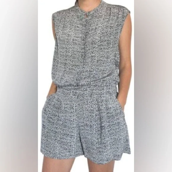 Vince Speckled Print 100% Silk Romper Women’s Size 2 - Picture 1 of 5